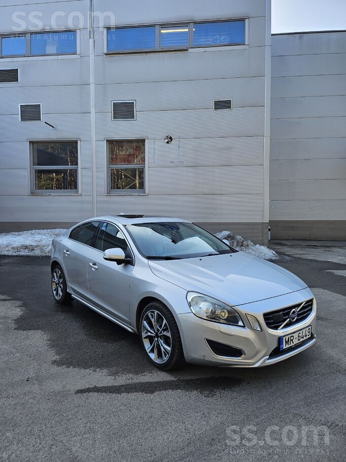 Volvo Pārdodu Volvo s60 D3 163zs. Jauna TA. Nodokļi noma