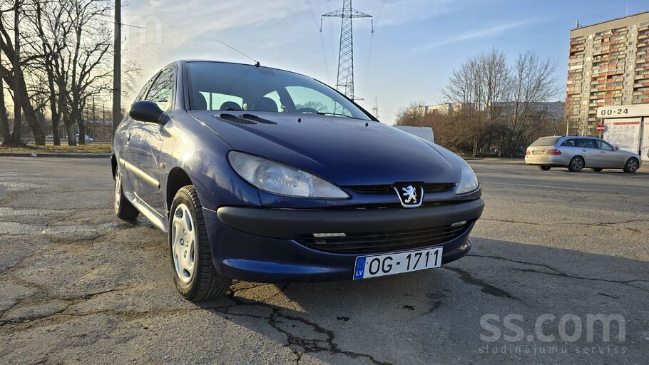 Peugeot Pardodu Peugeot 206, ideāls pilsētas auto. Pietiek