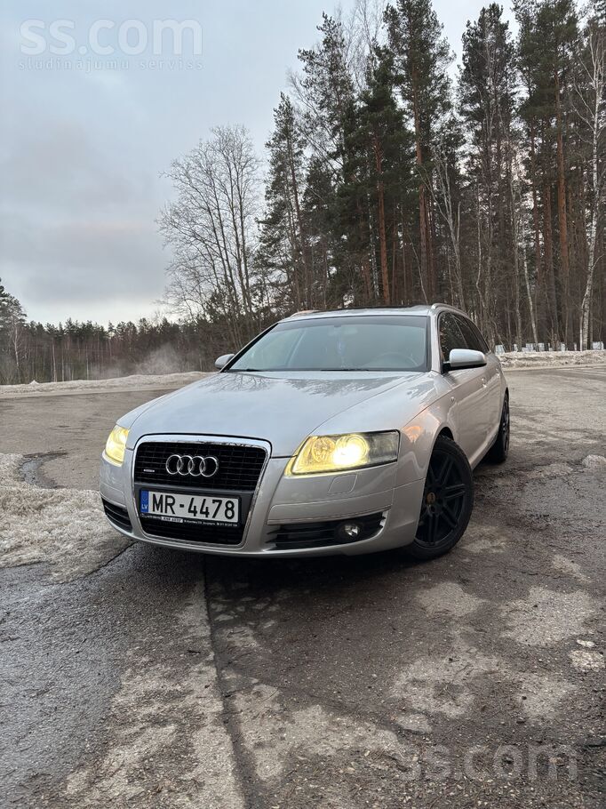 Audi Авто в хорошем состоянии. 