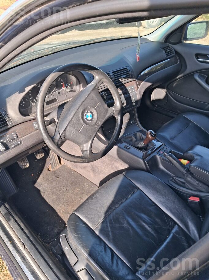 Pārdodu BMW 323i (E46), 2000. gada izlaidums. Automašīna aprīkota ar 2.5L, 1