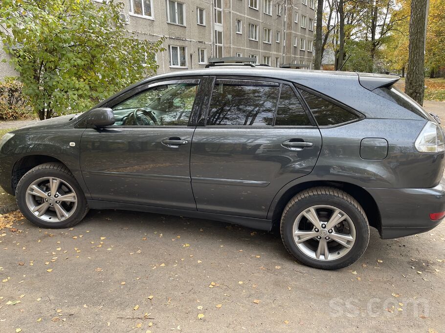 Lexus Продаётся надёжный и комфортный автомобиль Lexus R