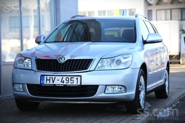 Skoda 1.2 benzīns/77kw, manuālis, auduma sēdekļi, unvers