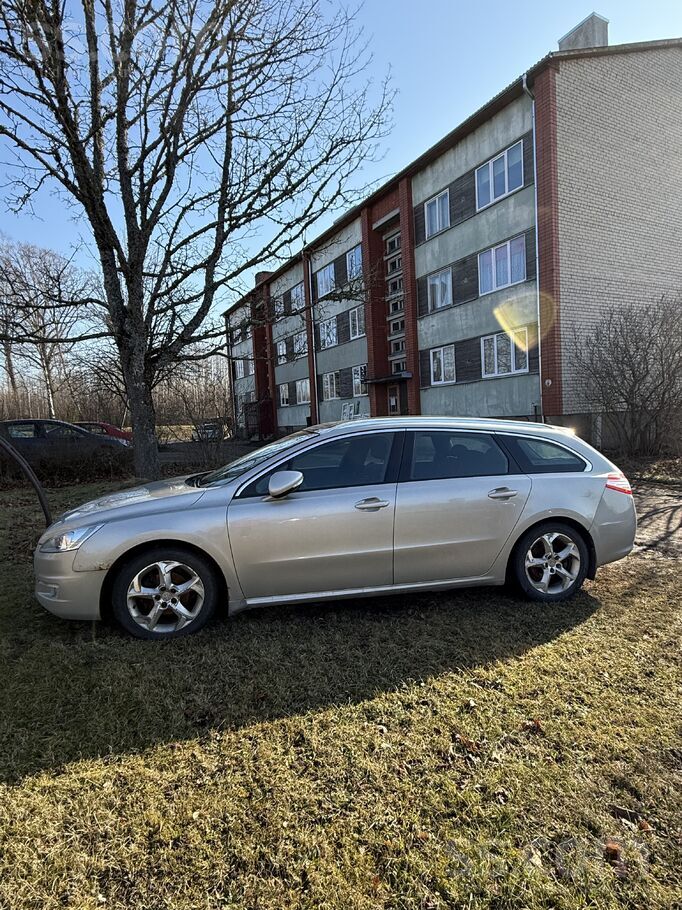 Peugeot Pārdodu automašīnu. Pēdējā laikā vairāk stāv nekā 