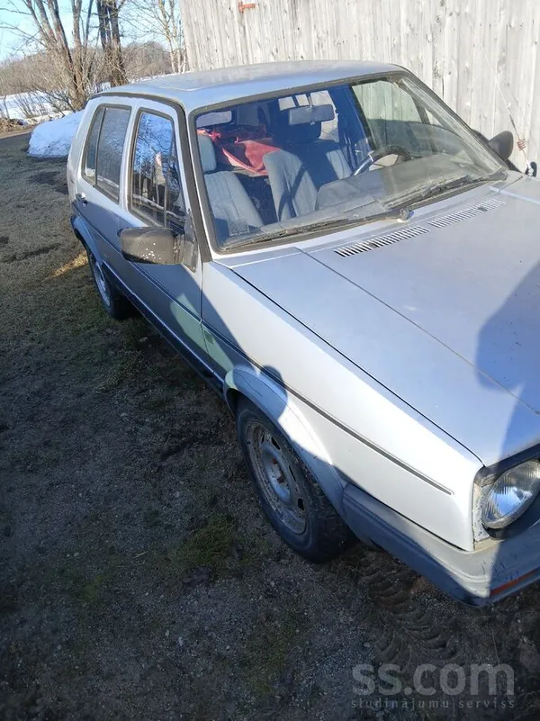 Volkswagen Pārdod remontejamu golfu