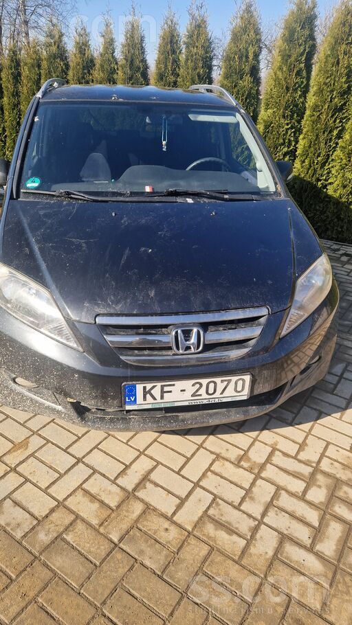 Tiek padoda 6vietiga honda Fr-V. Varbut noder kadam rezerves daļas . Pārdodu