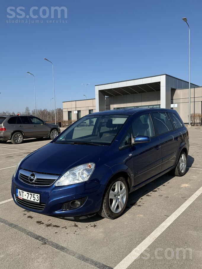 Opel Pārdodu auto teicamā tehniskā un vizuālā stāvoklī 