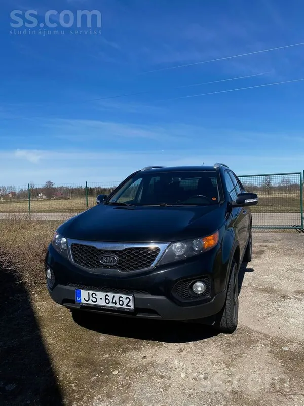 KIA Pārdodu Kia Sorento mašīnu uz deteļām, cena runaja