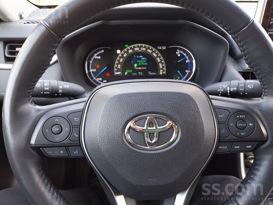 Toyota Labs ģimenes auto pirkts Amser Motors, sia. 