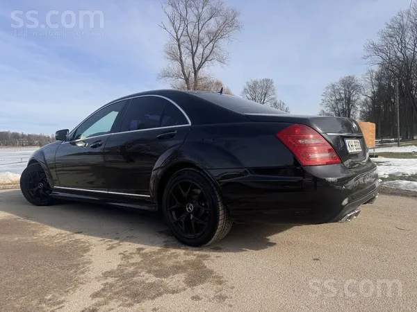 Mercedes Pārdod skaistu ērtu auto s320, laba tehniska un vi