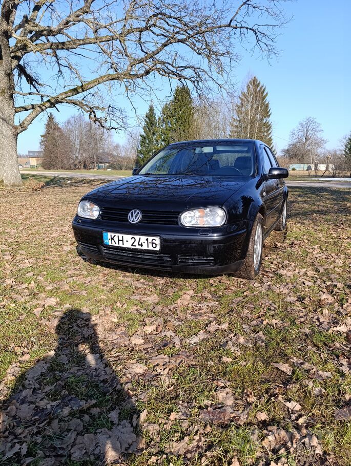 Volkswagen Pārdod labi uzturētu Golf 4.