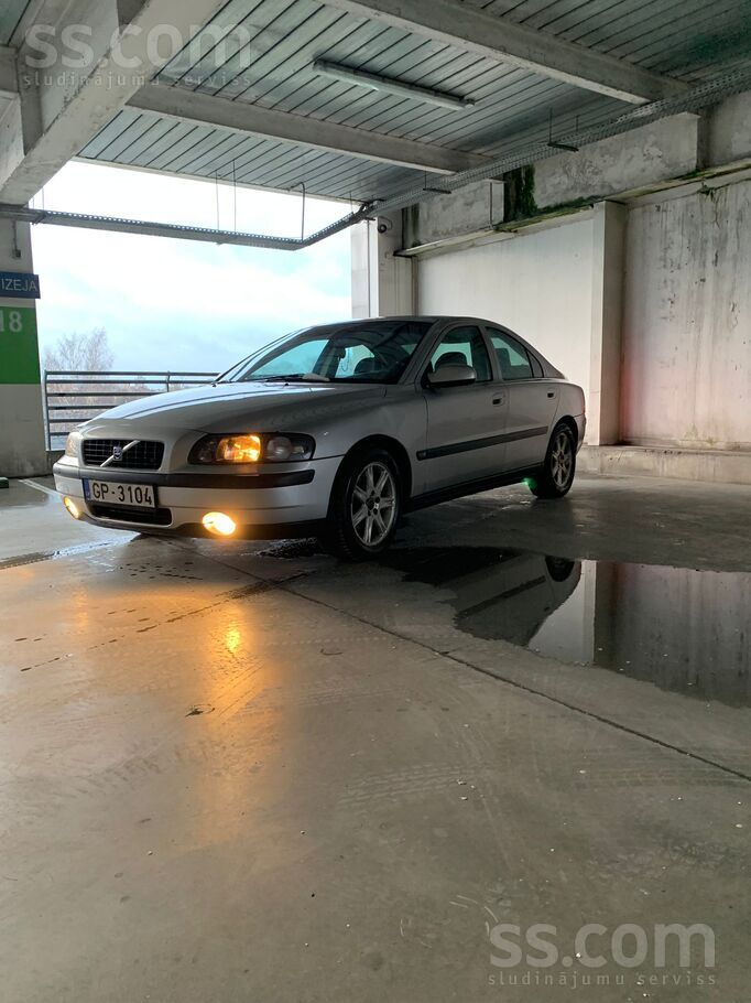 Volvo Pārdodu Volvo S60 2.4 benzīns ar manuālo ātrumkārb