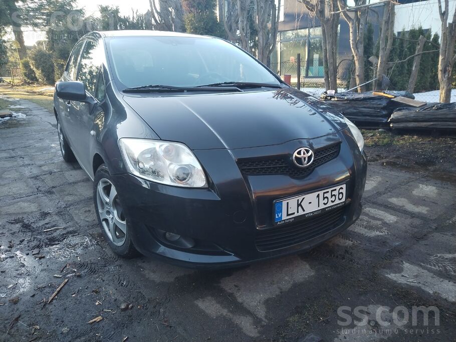Toyota Auto labā stāvoklī. Bez rūsas. Lieto pensionārs. 