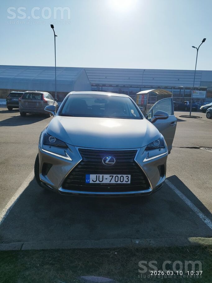 Pārdodam koptu un labi uzturētu Lexus Nx300H. Auto pirkts Amserv 2024. gada