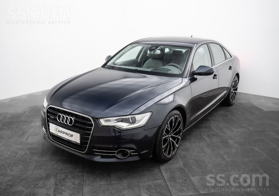 Audi Audi A6 Quattro. 