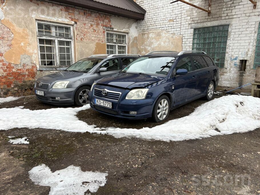 Toyota Pārdodu abas automašīnas par 1500 €. 