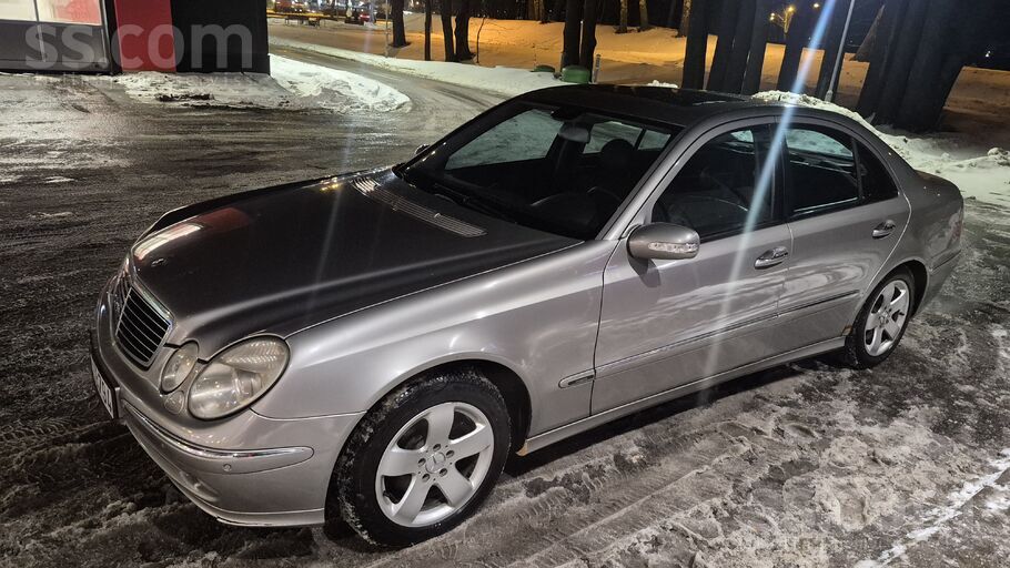 Pārdodu w211 e270cdi, auto ir vizuāli defekti pa stūriem, bet tehniski ir ok