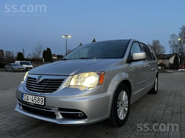 Lancia Pārdodu Lancia Voyager 2011. gada, 2.7 Crd dīzelis