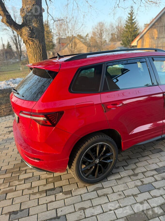 Tiek pārdota viena no retajām pērlēm lietoto auto tirgū – Škoda Karoq. Autom