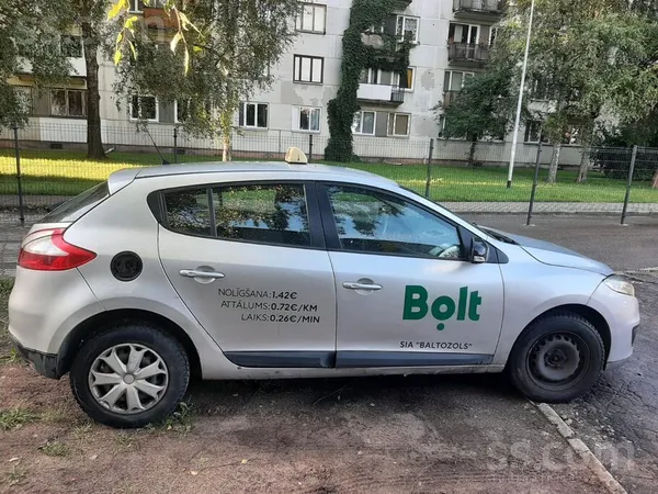 Renault Продам а/м рабочий состояние, совершенно новый ста