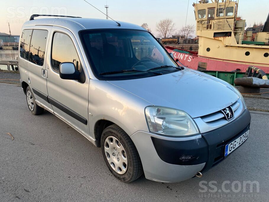 Peugeot Auto tiek lietots ikdienā. Priekš jaunas skates ne