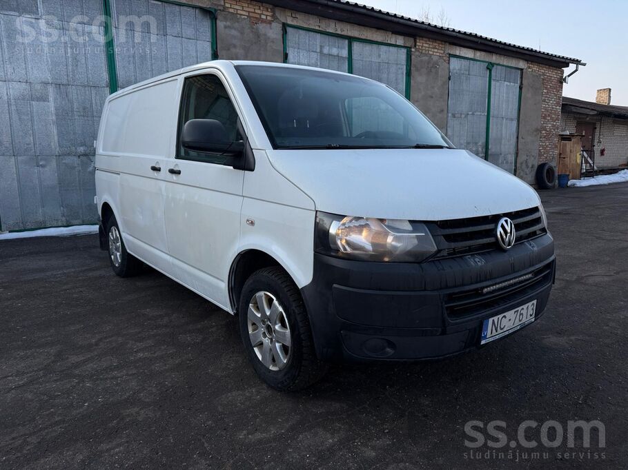 Volkswagen Transporter 2.0tdi ar vizuālajiem defektiem. ir fa