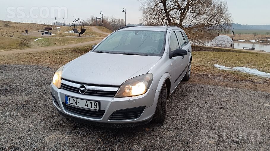 Opel Pārdošanā Opel Astra H, ar radžotām ziemas riepām 