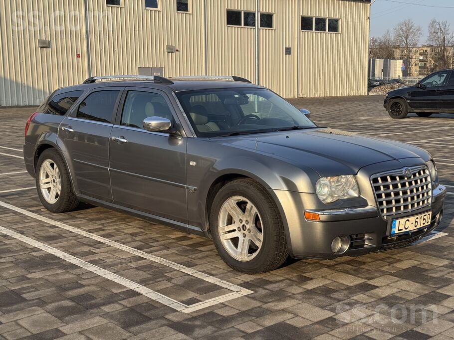 Chrysler Pārdodu Chrysler 300C labā stāvoklī. 