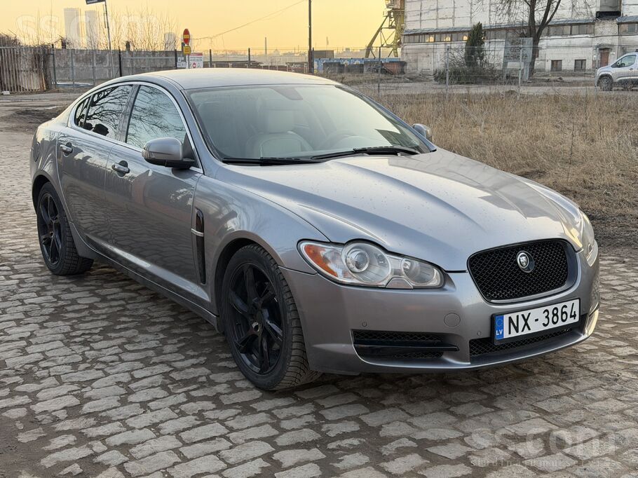 Jaguar XF