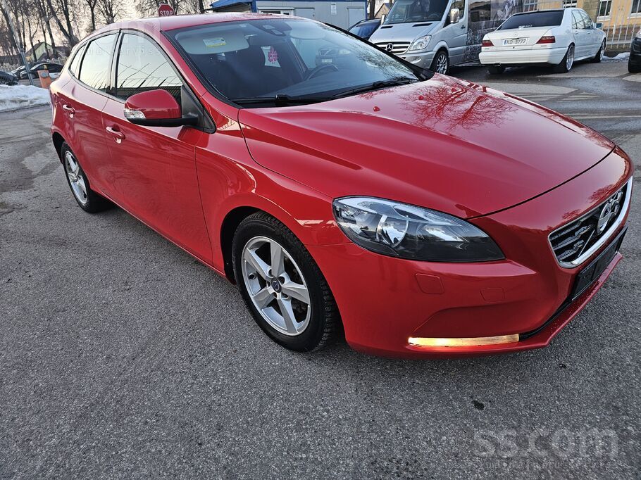 Volvo Volvo V40 , 1.6 D2 , 2012 год. Машина в отличном с