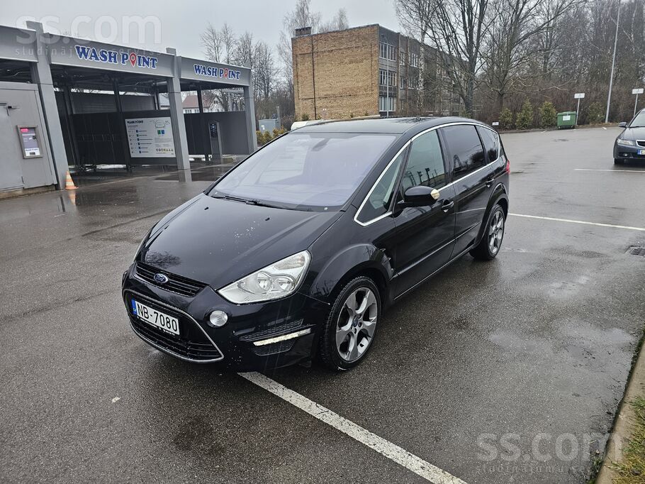 Продаю Ford в хорошем состоянии не ржавый , достаточно полная комплектация.