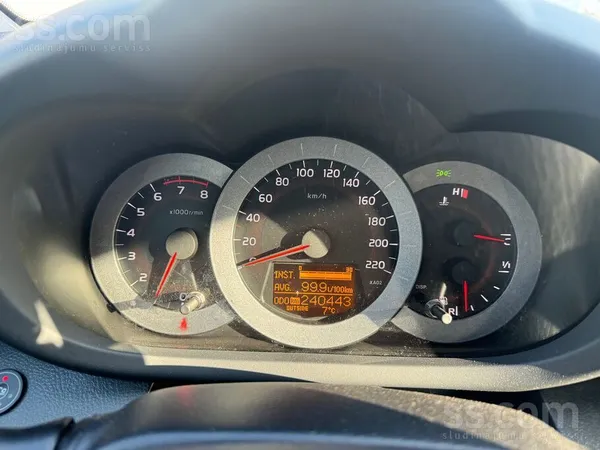 Toyota Auto ir labā tehniskā kārtībā. 