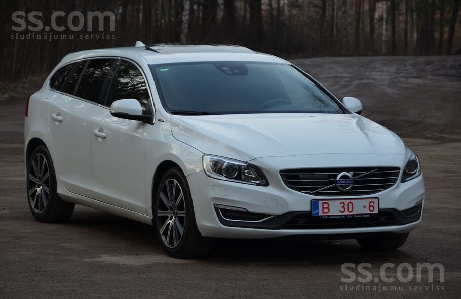 Tikko ievests 2016. Gada modelis. Volvo. V60 Plug-In Hybrid Summum. 2.4D6 (1