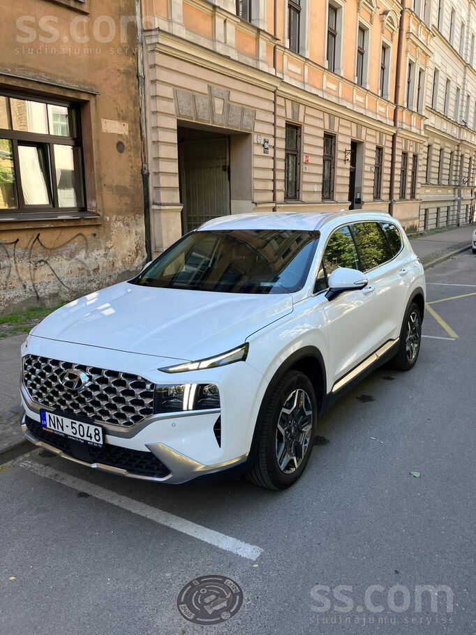Hyundai Santa Fe, Premium 4Wd, komplektācija ar 1.6 benzīna/elektro dzinēju