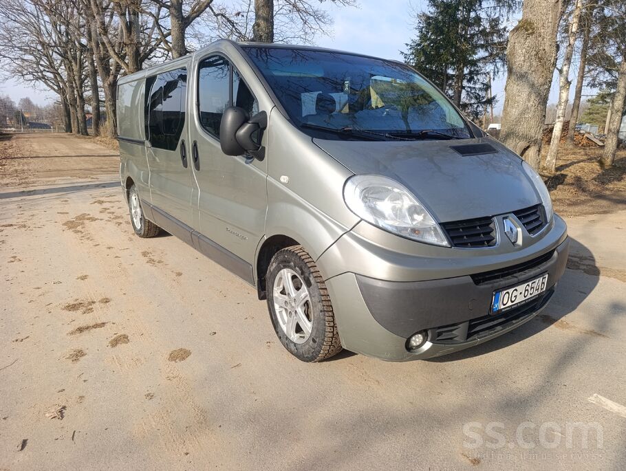 Renault Pārdod Renault Trafic 2010.g 2.0D