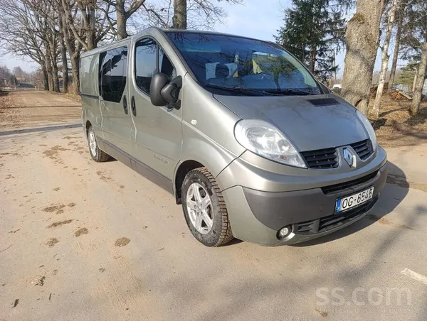 Renault Pārdod Renault Trafic 2010.g 2.0D