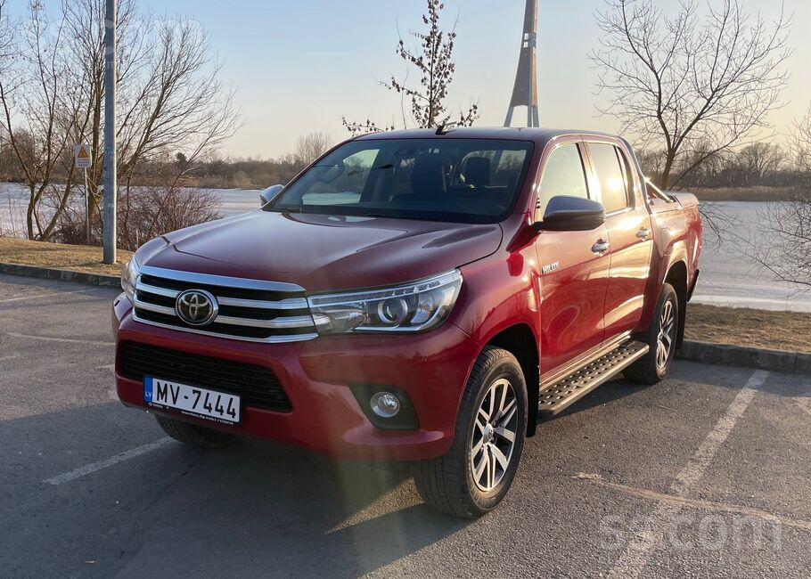 Toyota Куплена у официального дилера. Полная сервисная ис