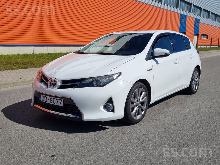 Toyota Toyota Auris Hybrid Automāts, teicamā tehniskā un 