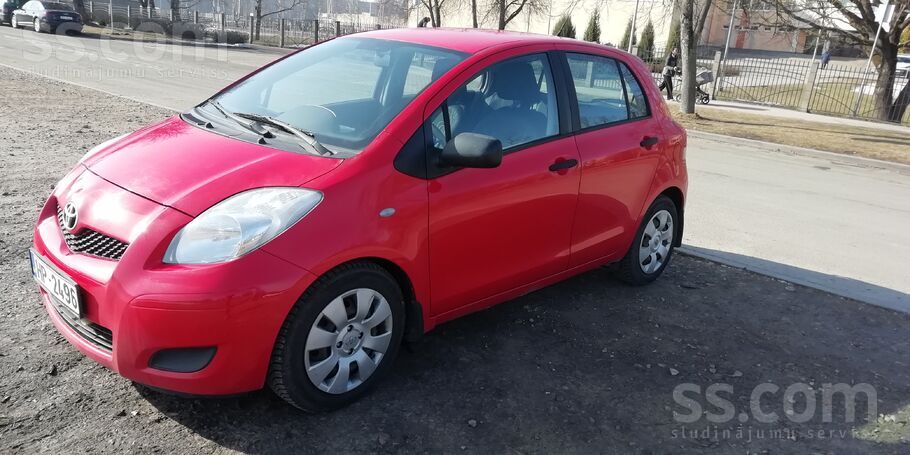 Pārdodu Toyota Yaris 1.3 labā stāvoklī. Jauns akumulators, ella un filtri no