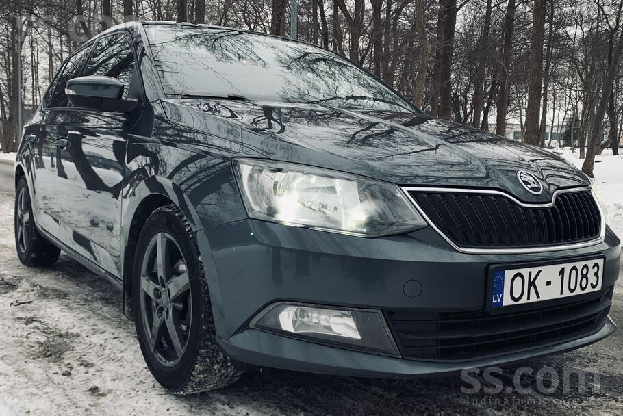 Pārdod Škoda Fabia 1.2Tsi ar orģinālu pārbaudāmu nobraukumu 111000km. 
Auto