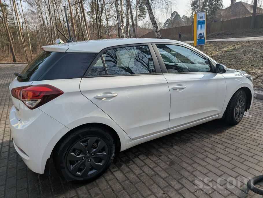 Mašīna teicamā stāvoklī. TA tikko nokārtota no pirmās reizes bez piezīmju. A