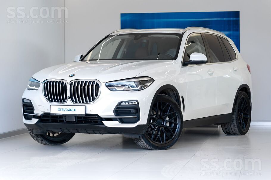 Bmw X5 Xdrive30D

2 zonu klimata kontrole / Kruīza kontrole / Parkošanās s