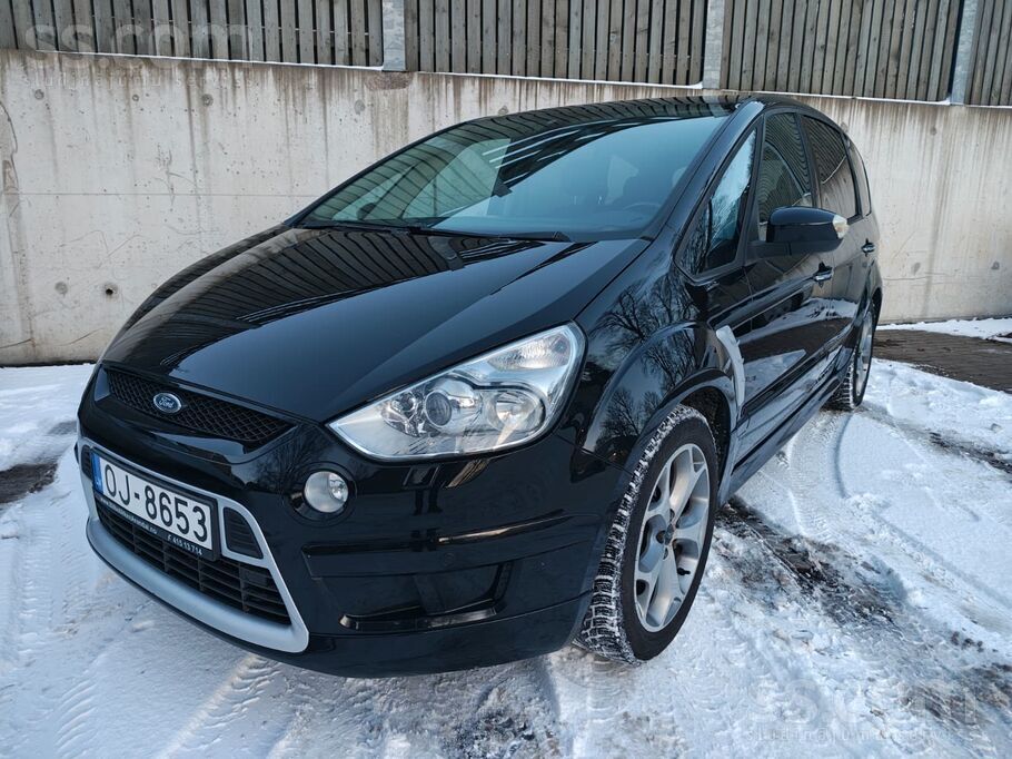 Ford Automašīna labā tehniskā un vizuālā stāvoklī. Tiko