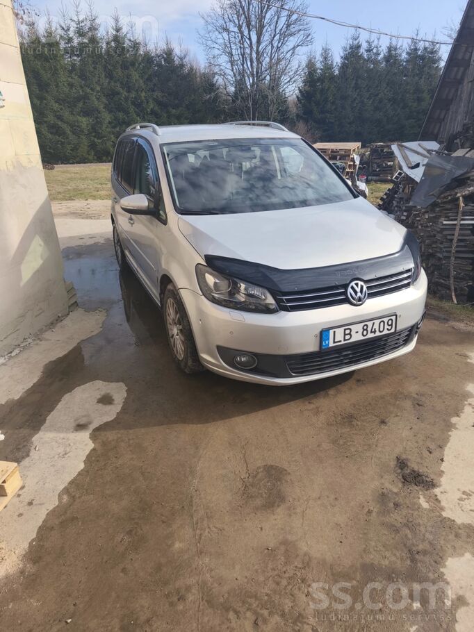 Volkswagen Pārdodu labu touranu kopts , svaiga skate, ir kāda