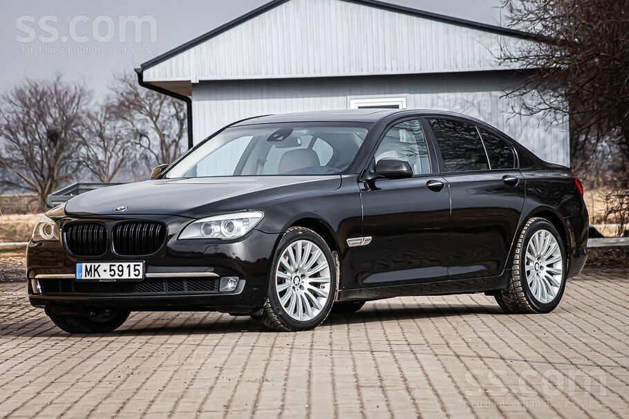 BMW BMW 730 F01 3.0d. 180kw. Automašīnai mainīts ķēžu 