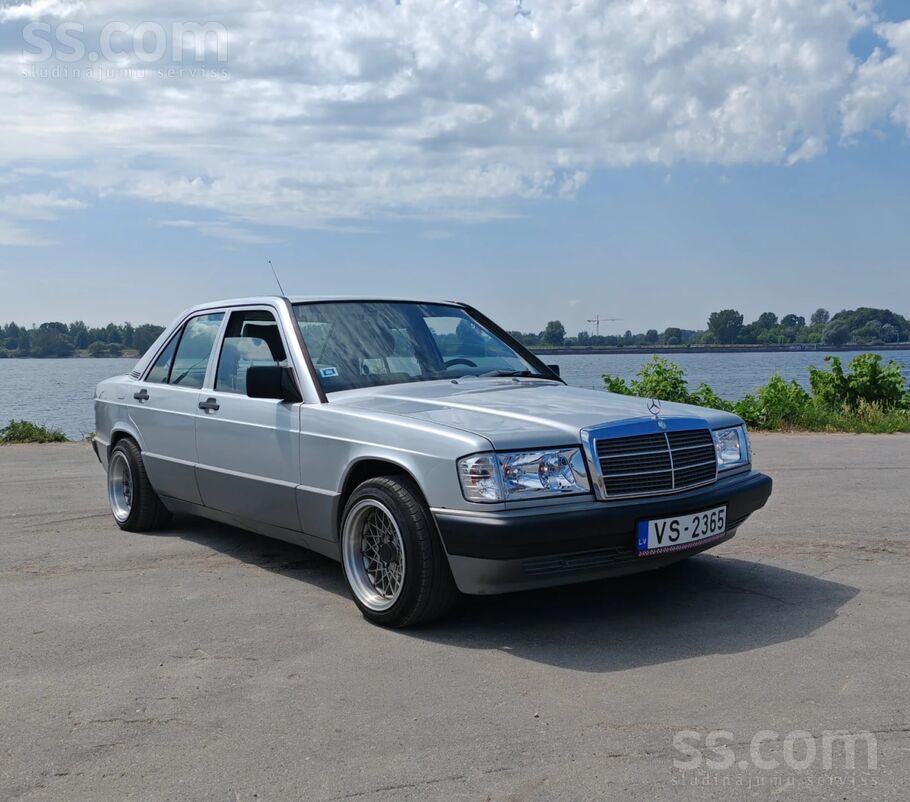 Pardod ļoti labi uzturētu Mercedes 190, 2.0L dīzeli, manuāls 4 ātrumi. 1989.