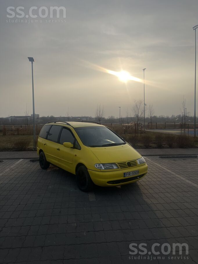 Volkswagen Tiek pārdots vw sharans ar carat komplektāciju (ād