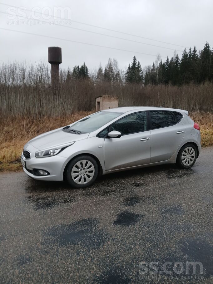 KIA Pārdodu Kia Ceed 1.4dīzelis, 6ātrumi. Orģināls nob