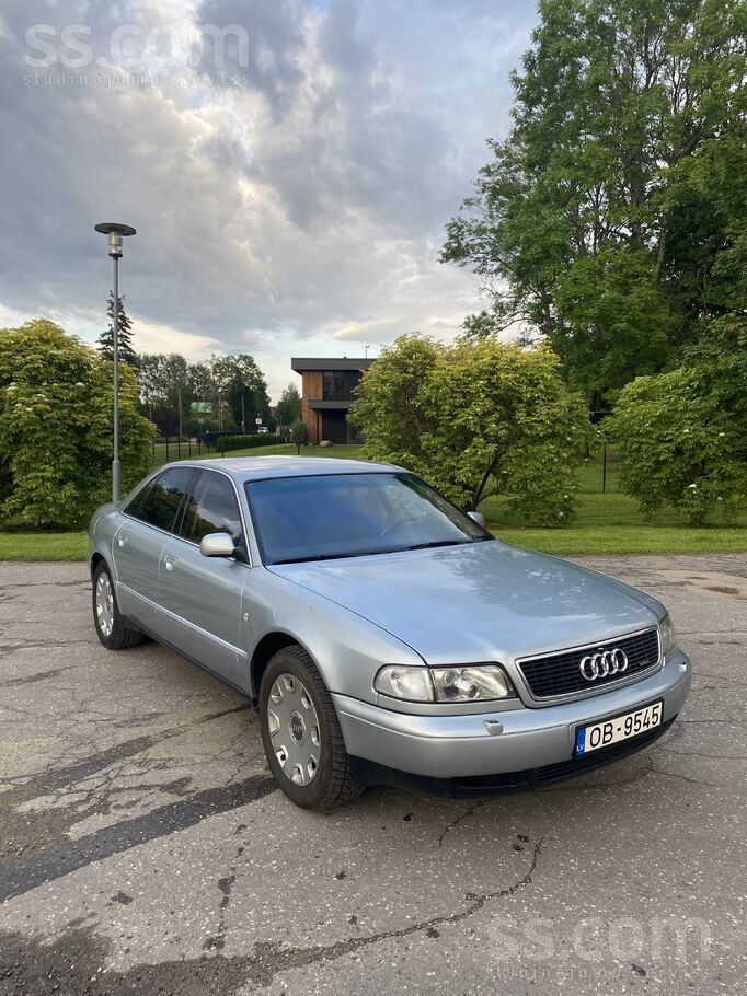 Audi Audi a8 4.2 benzins automats 299 zirgi loti labi s