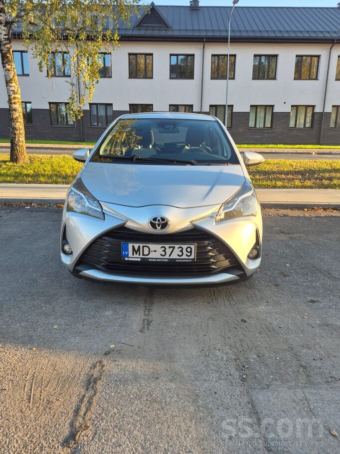 Toyota Pārdodu automašīnu Toyota Yaris 1.5 benzīns, manuā