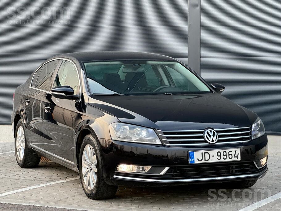 Volkswagen VW Passat 1.4i 118kW Automāts / Black Mettalic / O